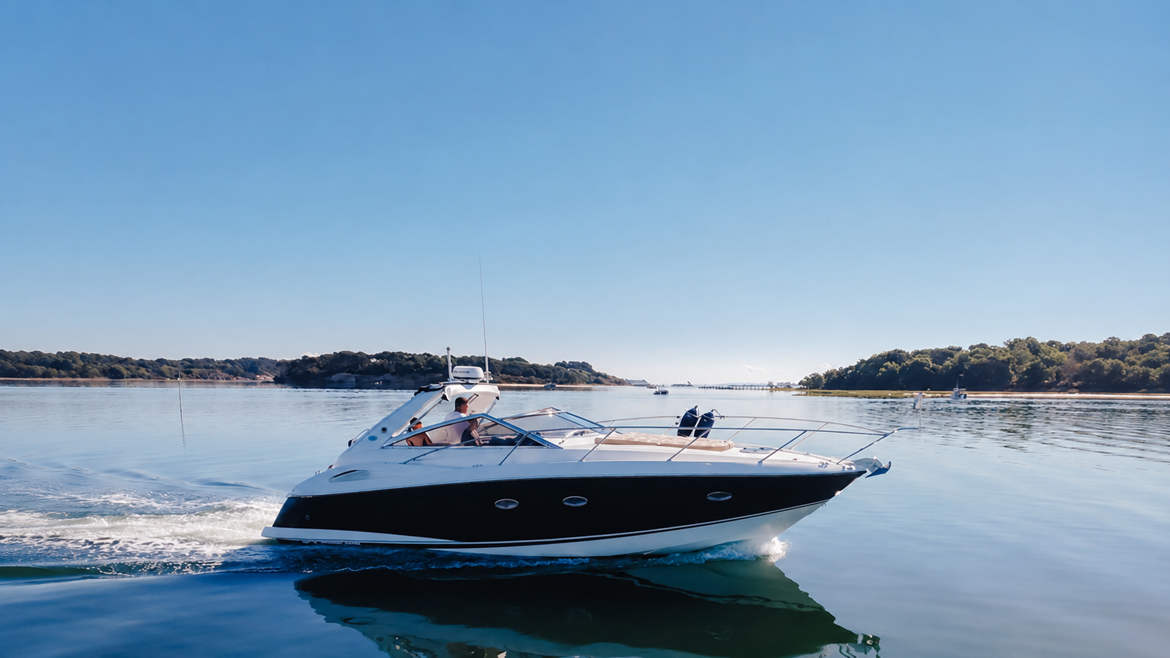 Sunseeker Portofino 35 cruising on the water